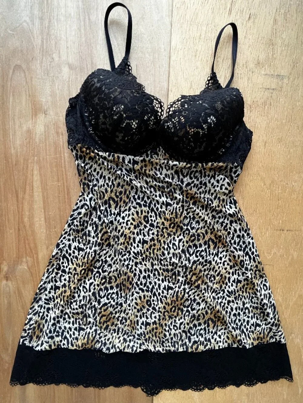 VICTORIA’S SECRET CHEETAH PRINT SILVER TAB PADDED SLIP Women’s sz 34B Black Lace